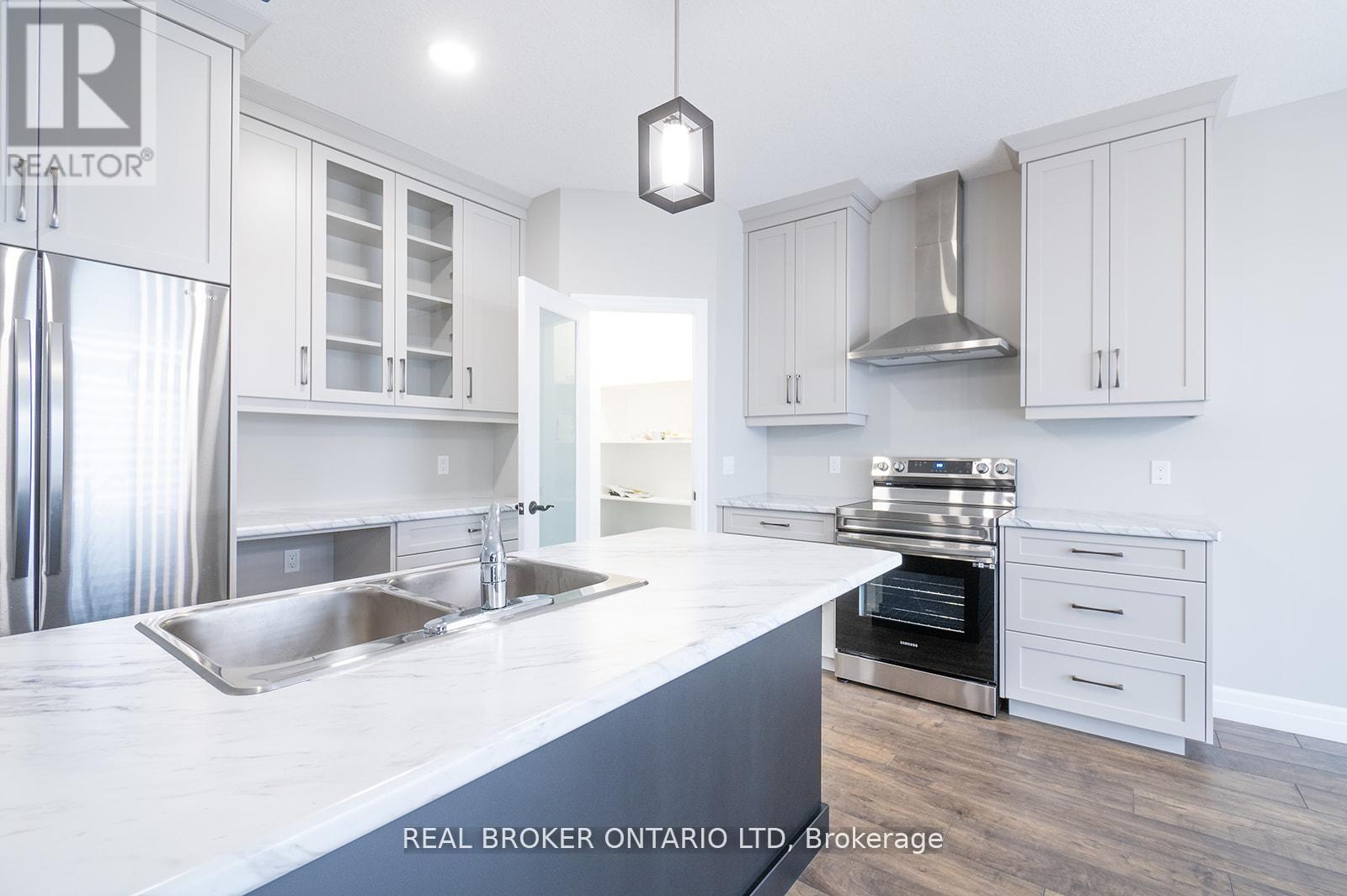 57 Acorn Trail, St. Thomas, Ontario  N5R 0H8 - Photo 4 - X13156474