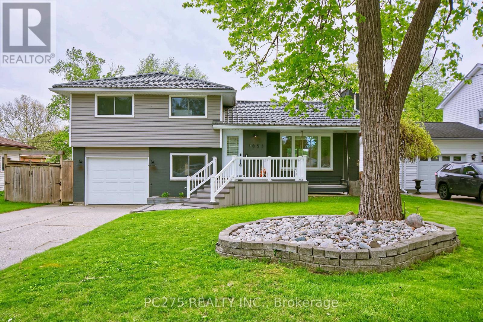 1053 Griffith Road, Sarnia, Ontario  N7S 3G1 - Photo 1 - X13156484