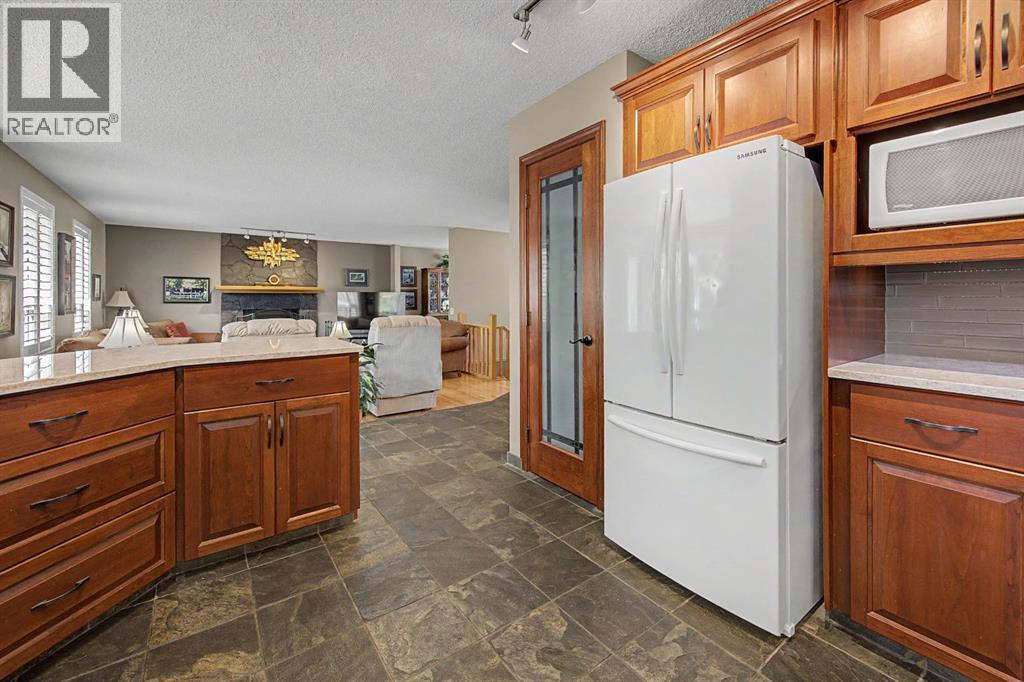 7 Straddock Crescent SW, Calgary, Alberta  T3H 2S6 - Photo 13 - A2309751