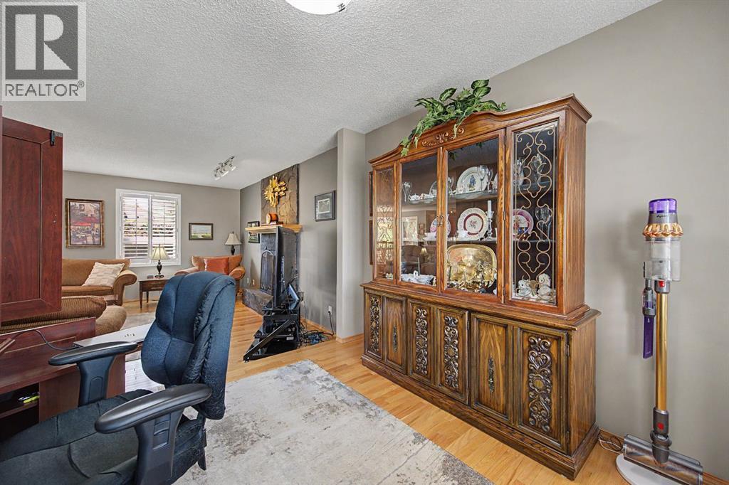 7 Straddock Crescent SW, Calgary, Alberta  T3H 2S6 - Photo 17 - A2309751