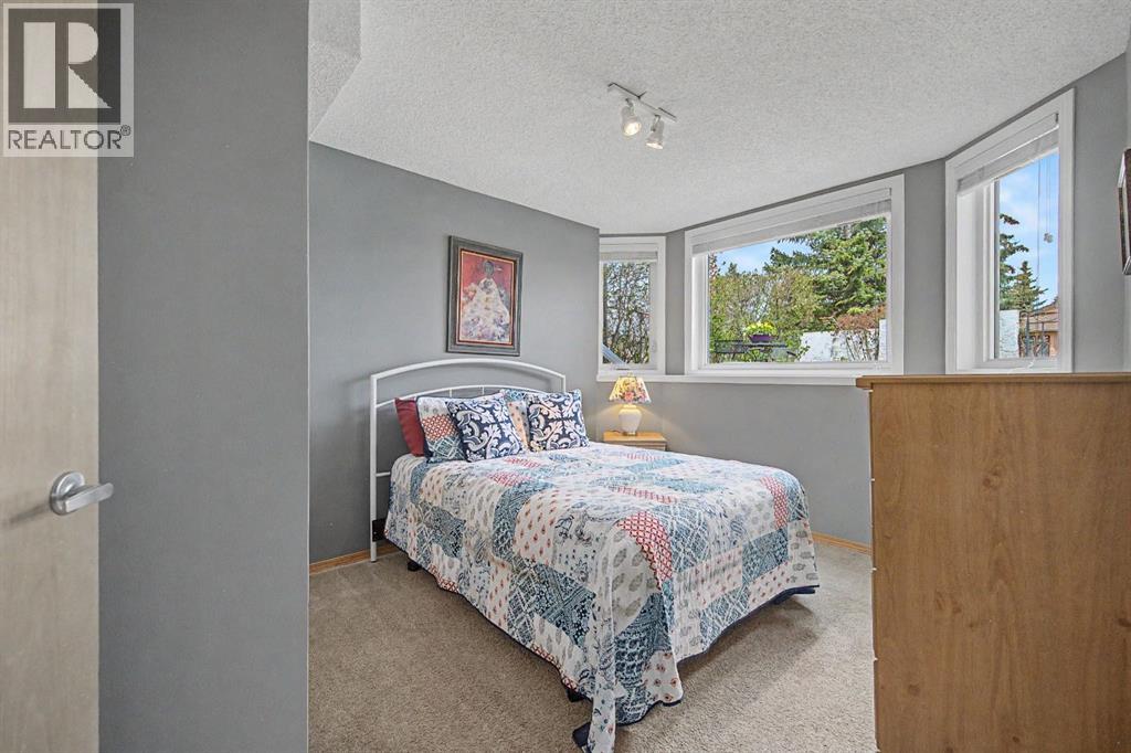 7 Straddock Crescent SW, Calgary, Alberta  T3H 2S6 - Photo 32 - A2309751