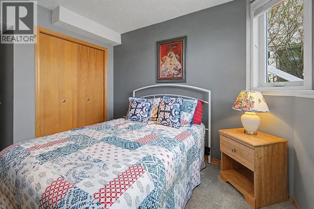7 Straddock Crescent SW, Calgary, Alberta  T3H 2S6 - Photo 33 - A2309751