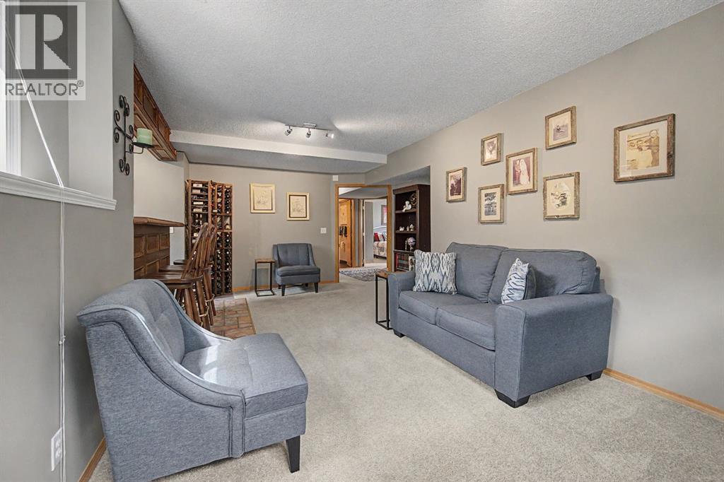 7 Straddock Crescent SW, Calgary, Alberta  T3H 2S6 - Photo 29 - A2309751