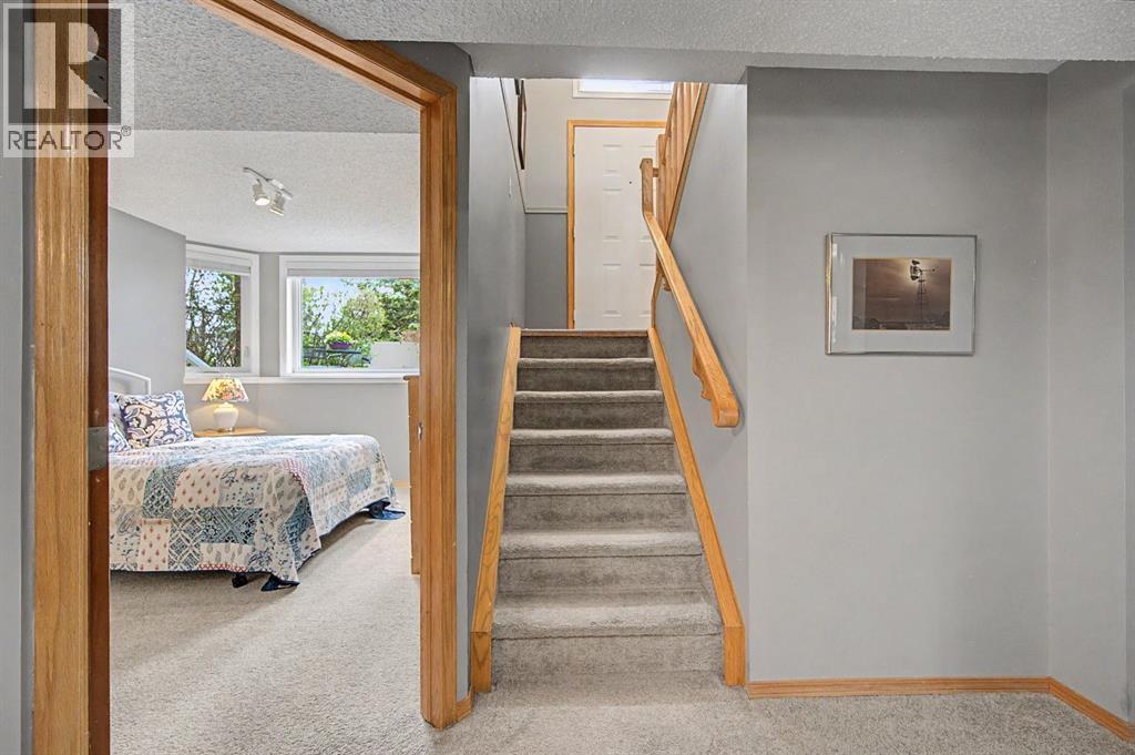 7 Straddock Crescent SW, Calgary, Alberta  T3H 2S6 - Photo 34 - A2309751