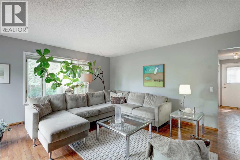 304 Lake Mead Crescent SE, Calgary, Alberta  T2J 3Z9 - Photo 12 - A2310803