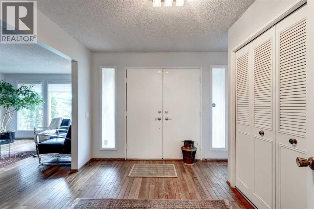 304 Lake Mead Crescent SE, Calgary, Alberta  T2J 3Z9 - Photo 2 - A2310803