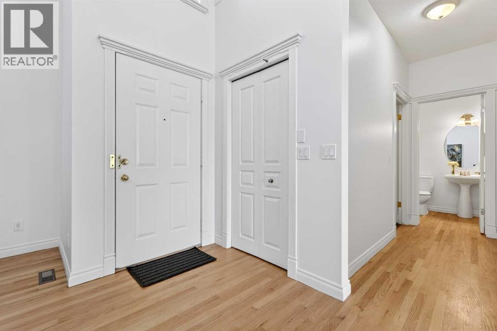 34 Sienna Park Place SW, Calgary, Alberta  T3H 3L2 - Photo 3 - A2310834