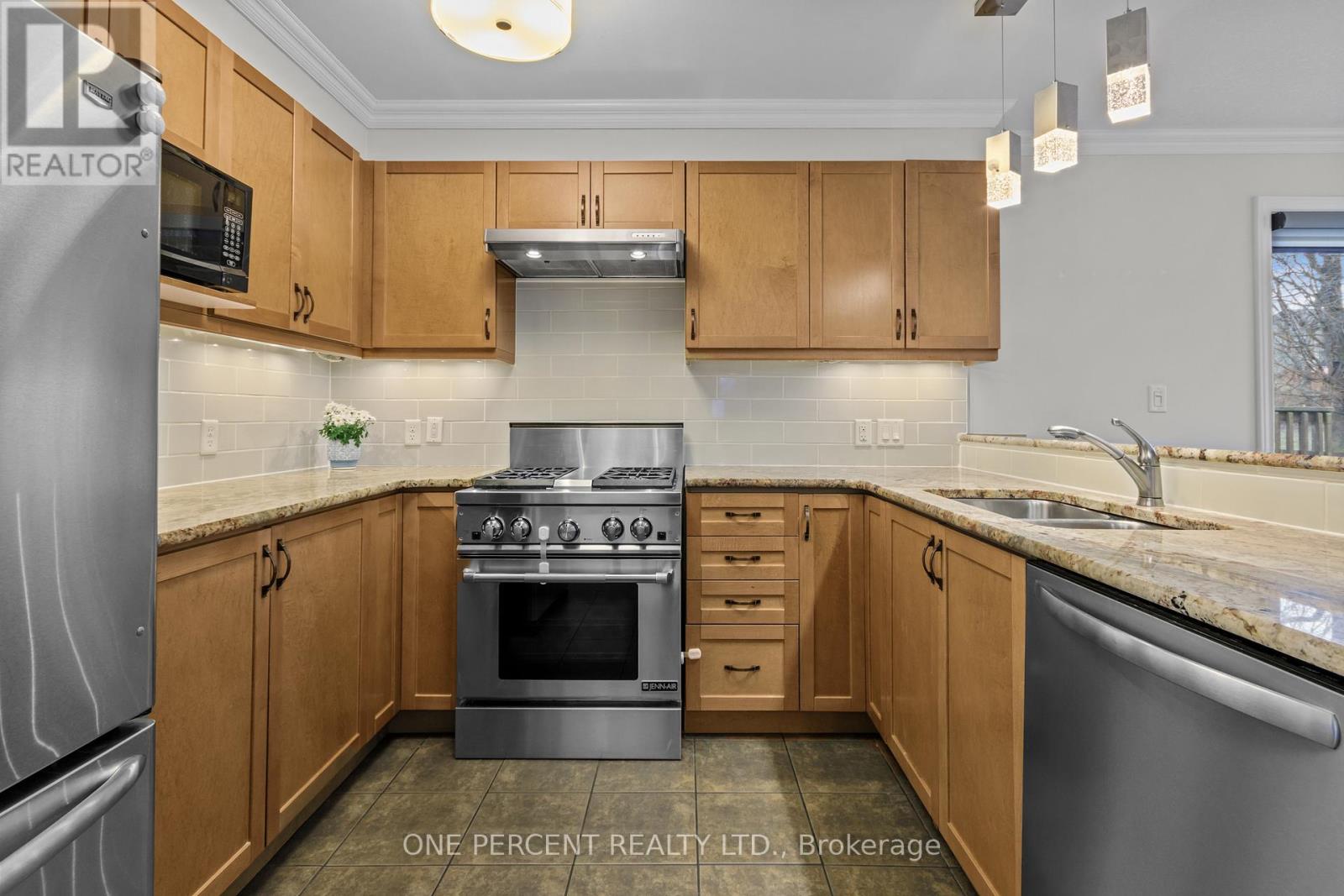 135 Islandview Drive, Loyalist, Ontario  K7N 0A5 - Photo 11 - X13156126