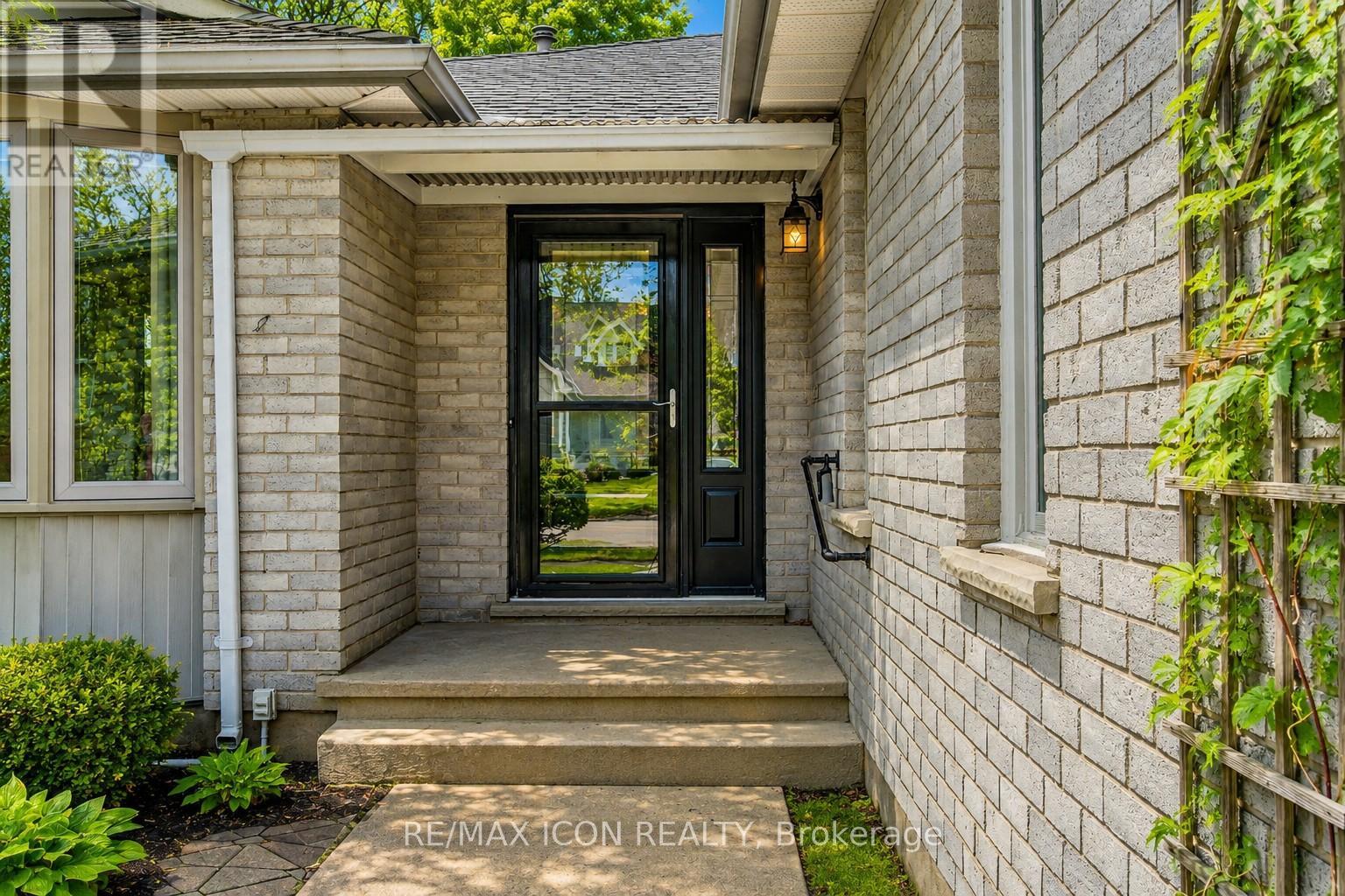 458 Winston Boulevard, Cambridge, Ontario  N3C 3Y5 - Photo 3 - X13156162
