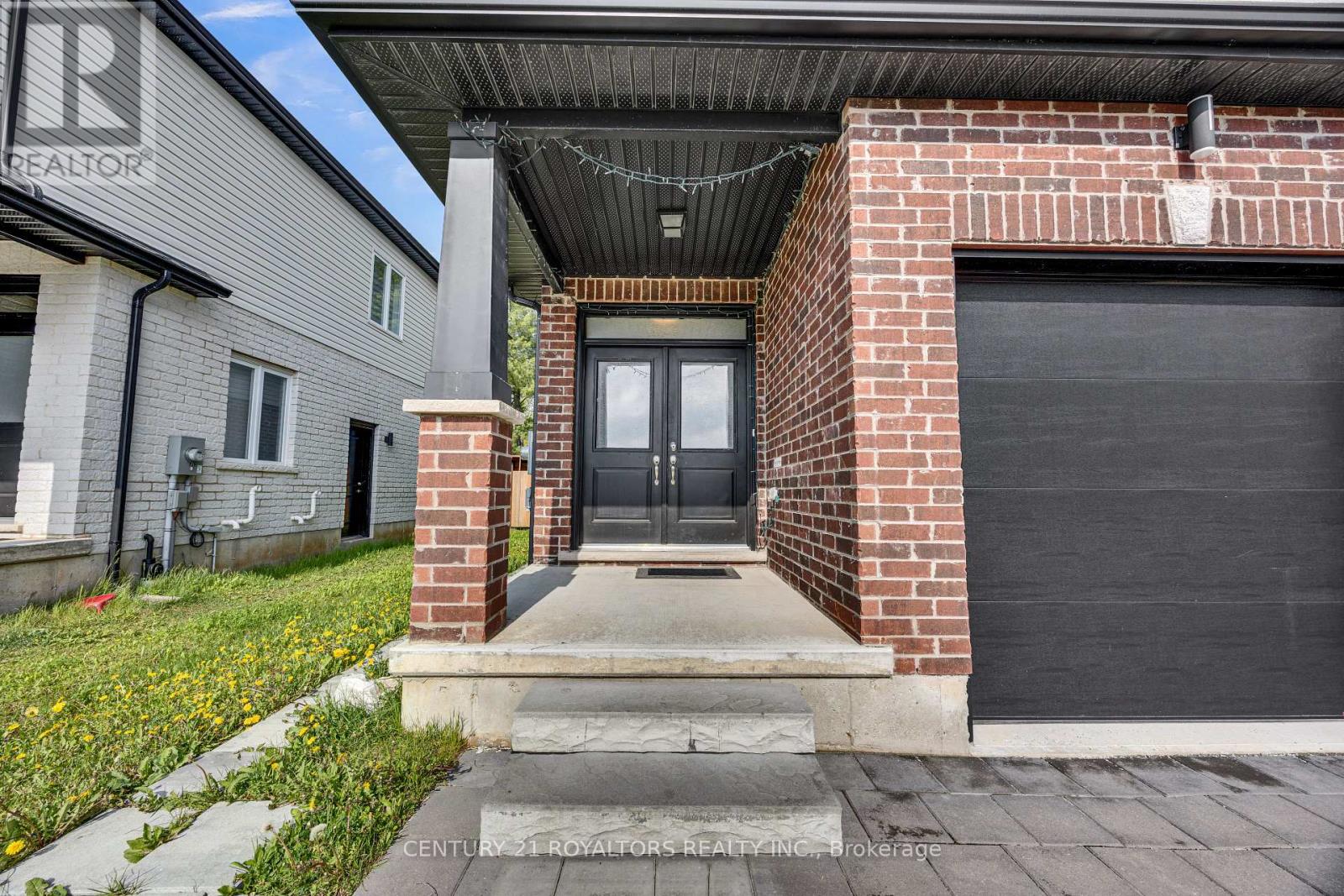 3013 Petty Road, London South (South W), Ontario  N6L 0H2 - Photo 3 - X13156284