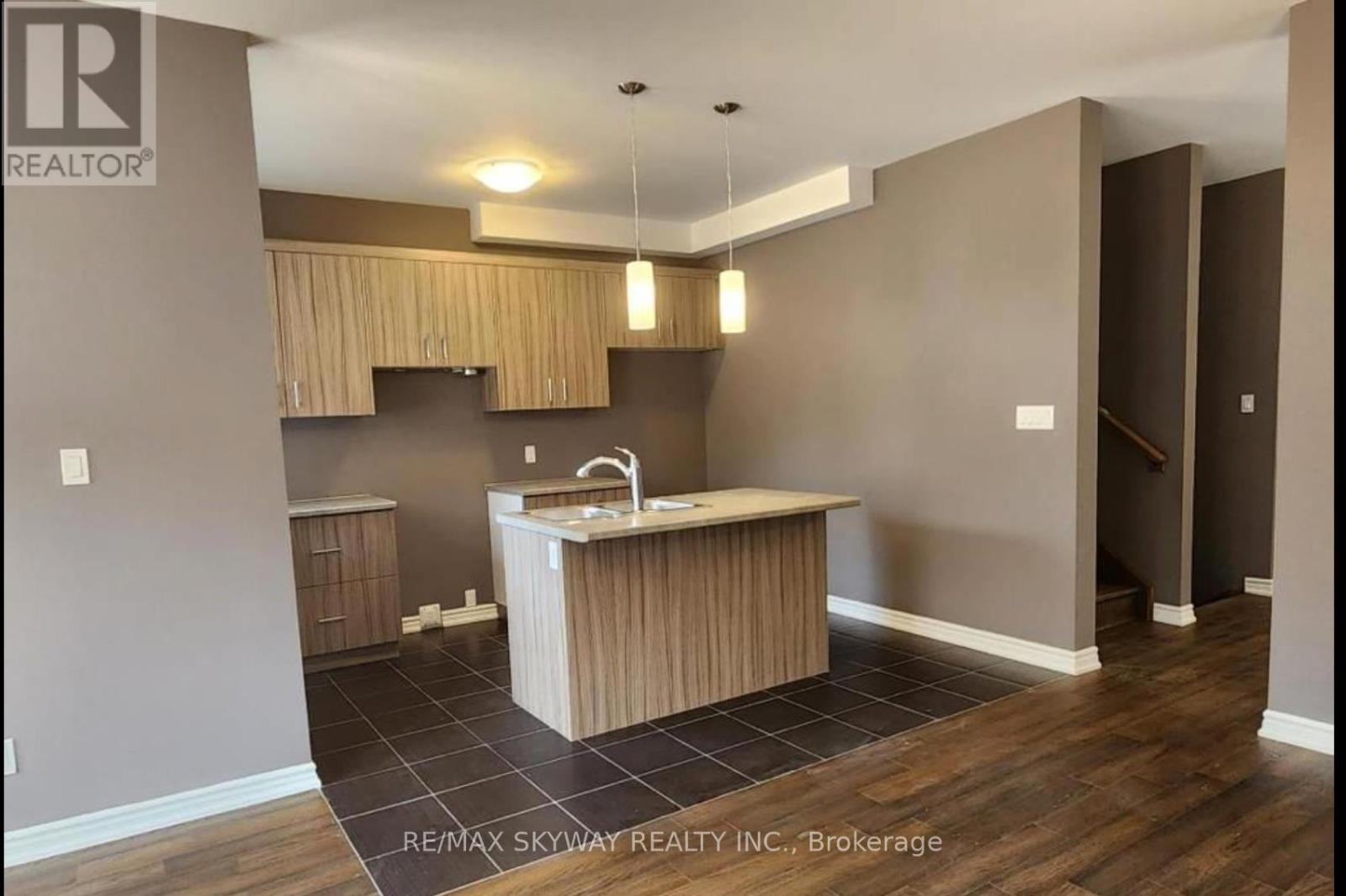 46 Bradley Avenue, Welland, Ontario  L3B 0K1 - Photo 2 - X13156318