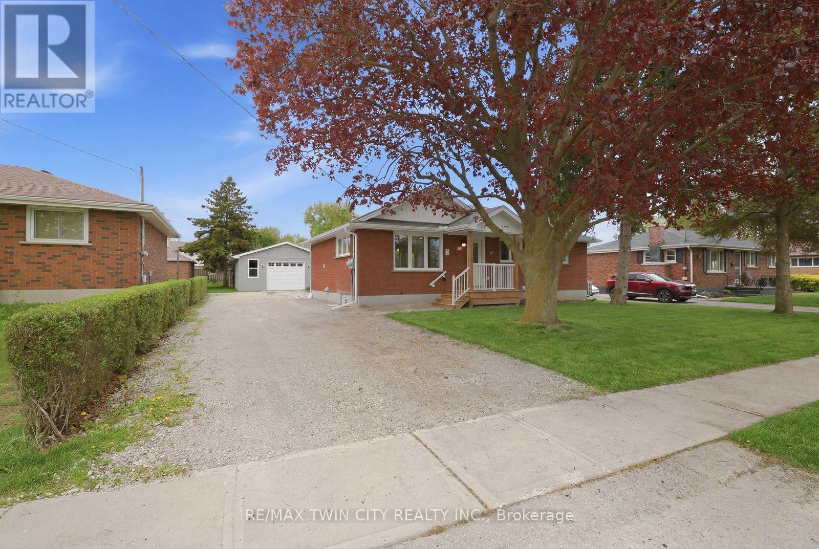 121 Silver Street, Brant (Paris), Ontario  N3L 1V2 - Photo 1 - X13156320