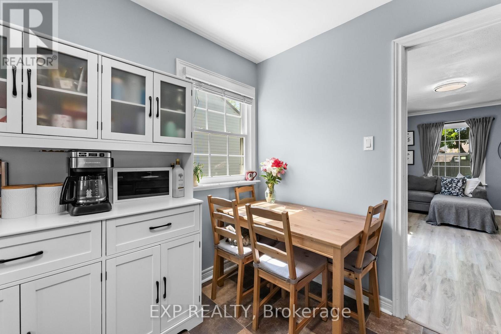8 Coventry Street, St. Catharines, Ontario  L2R 2X5 - Photo 11 - X13156462