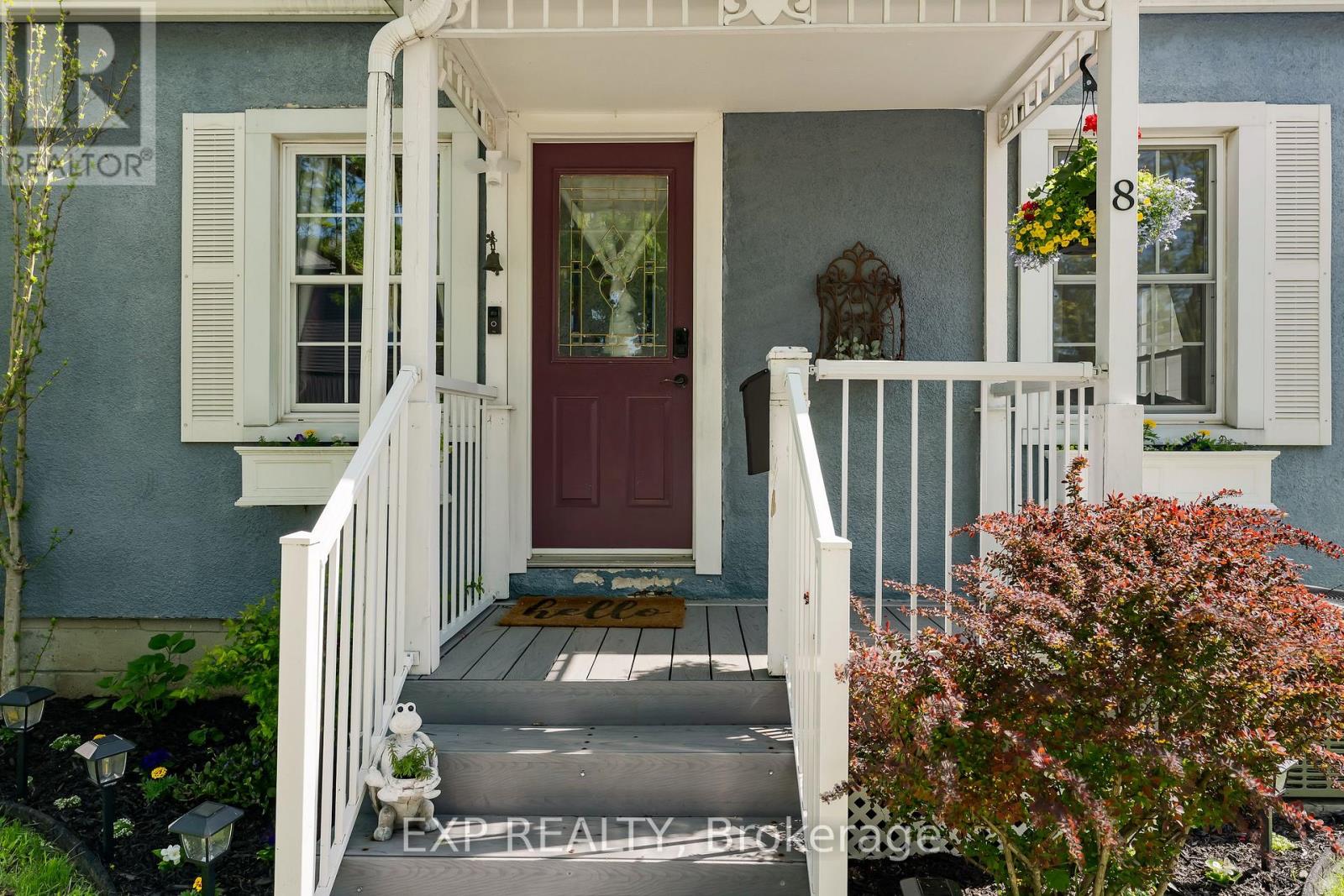 8 Coventry Street, St. Catharines, Ontario  L2R 2X5 - Photo 3 - X13156462