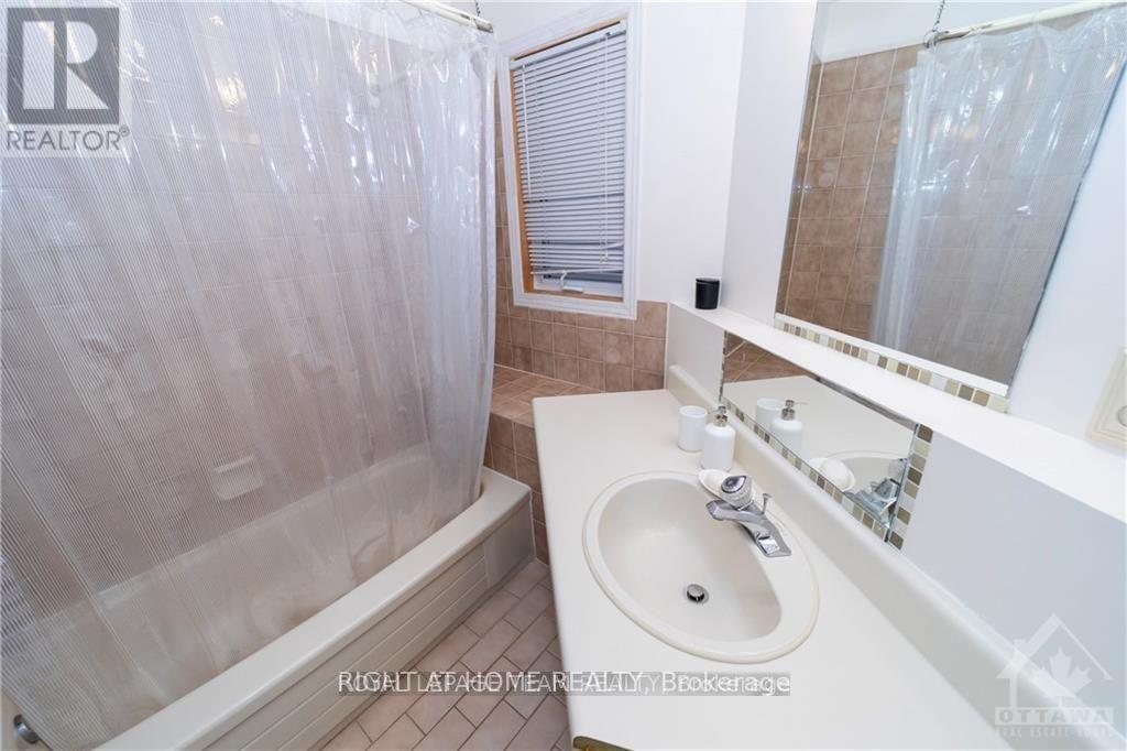 2982 Richmond Road S, Ottawa, Ontario  K2B 6S7 - Photo 4 - X13006326