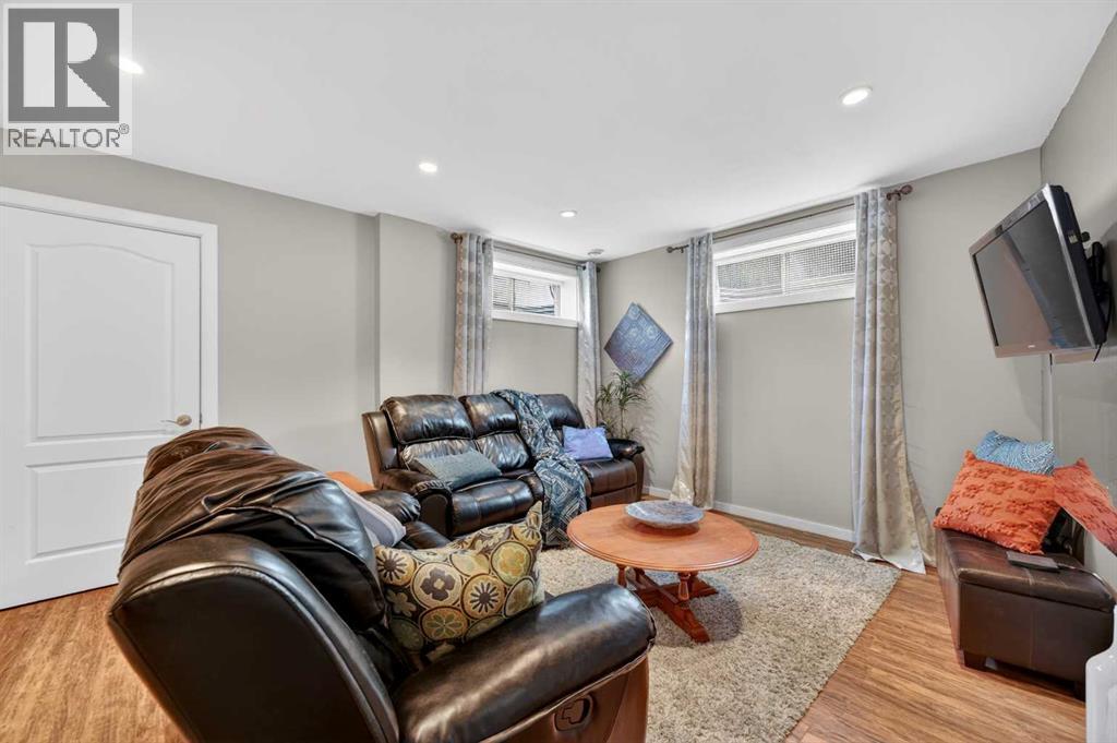 230 Rocky Ridge Cove NW, Calgary, Alberta  T3G 4L1 - Photo 37 - A2303867
