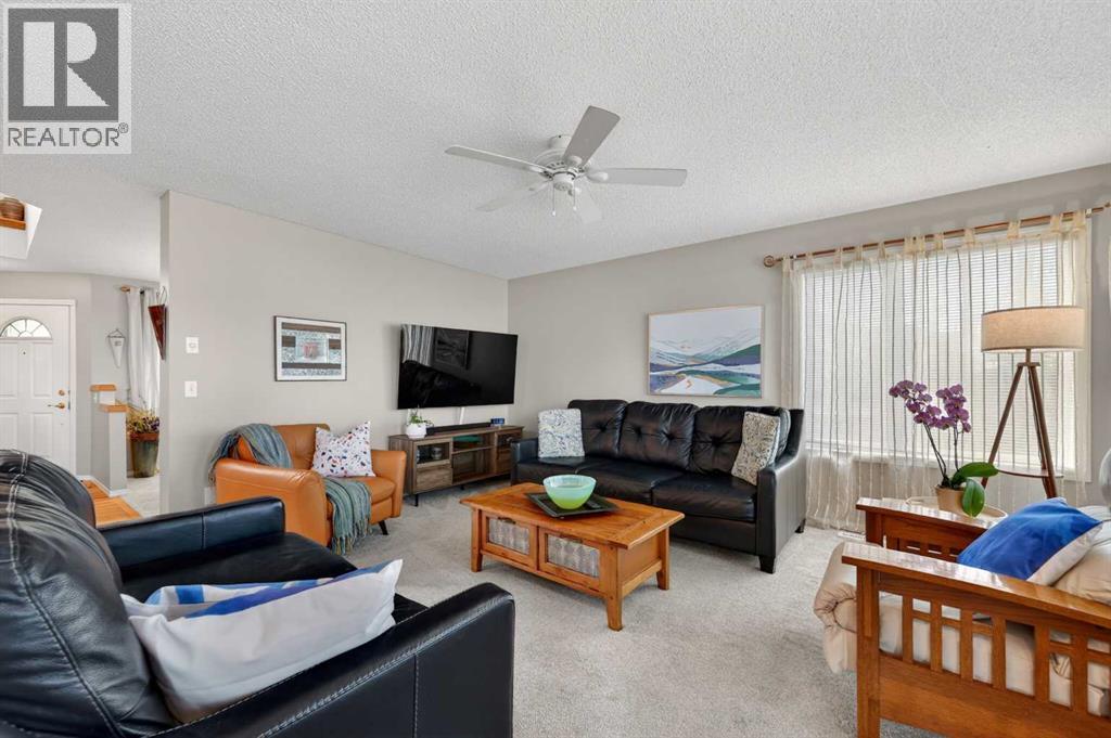 230 Rocky Ridge Cove NW, Calgary, Alberta  T3G 4L1 - Photo 7 - A2303867
