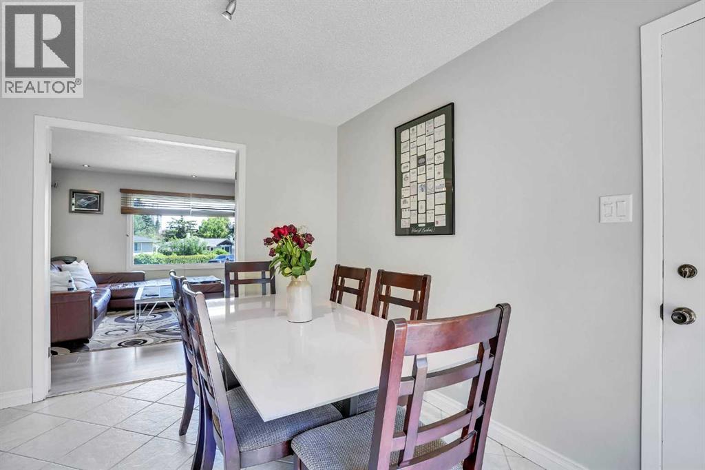 52 Harrow Crescent SW, Calgary, Alberta  T2V 3A9 - Photo 12 - A2295761