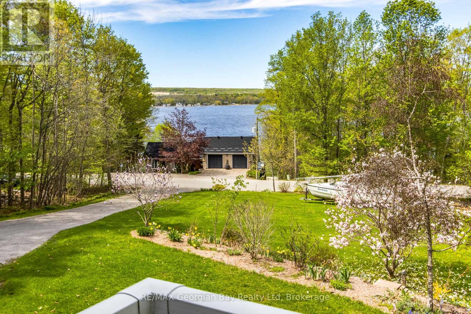 125 Gilwood Park Drive, Penetanguishene, Ontario  L9M 1Z1 - Photo 2 - S13156488