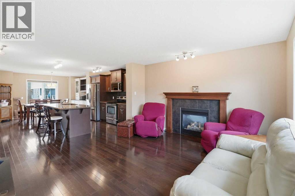383 Fireside Place, Cochrane, Alberta  T4C 0R5 - Photo 11 - A2310998