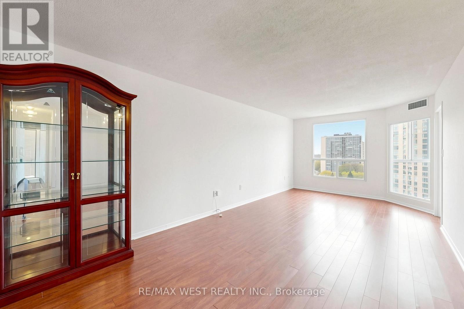 1302 - 5 Concorde Place, Toronto, Ontario  M3C 3M8 - Photo 15 - C13156430