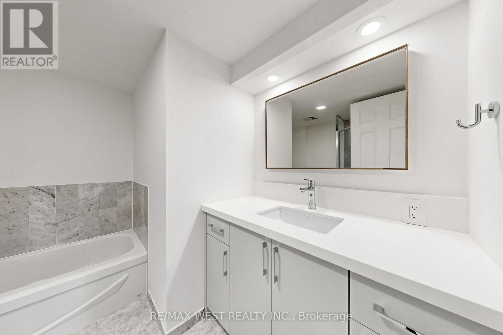 1302 - 5 Concorde Place, Toronto, Ontario  M3C 3M8 - Photo 28 - C13156430