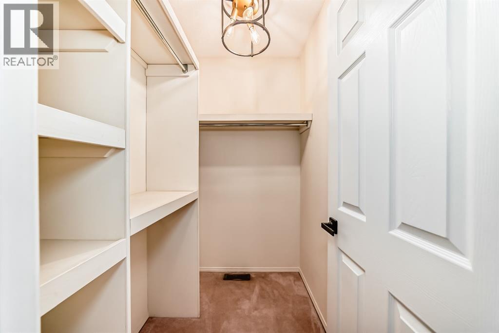 70 Kingsland Villas SW, Calgary, Alberta  T2V 5J9 - Photo 19 - A2312794