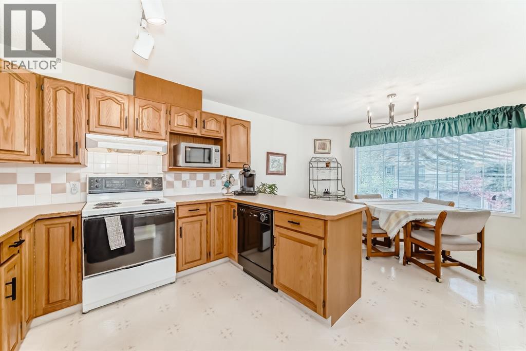 70 Kingsland Villas SW, Calgary, Alberta  T2V 5J9 - Photo 10 - A2312794