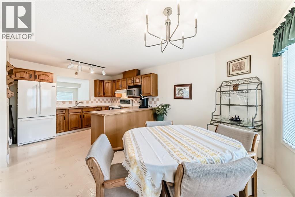 70 Kingsland Villas SW, Calgary, Alberta  T2V 5J9 - Photo 15 - A2312794