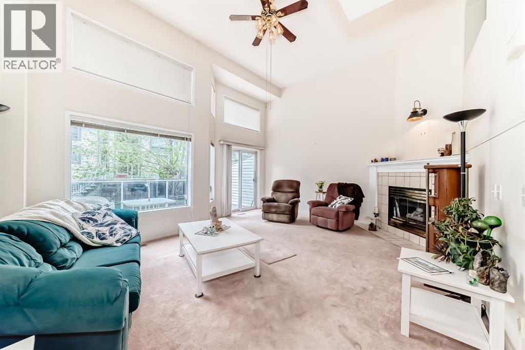 70 Kingsland Villas SW, Calgary, Alberta  T2V 5J9 - Photo 4 - A2312794
