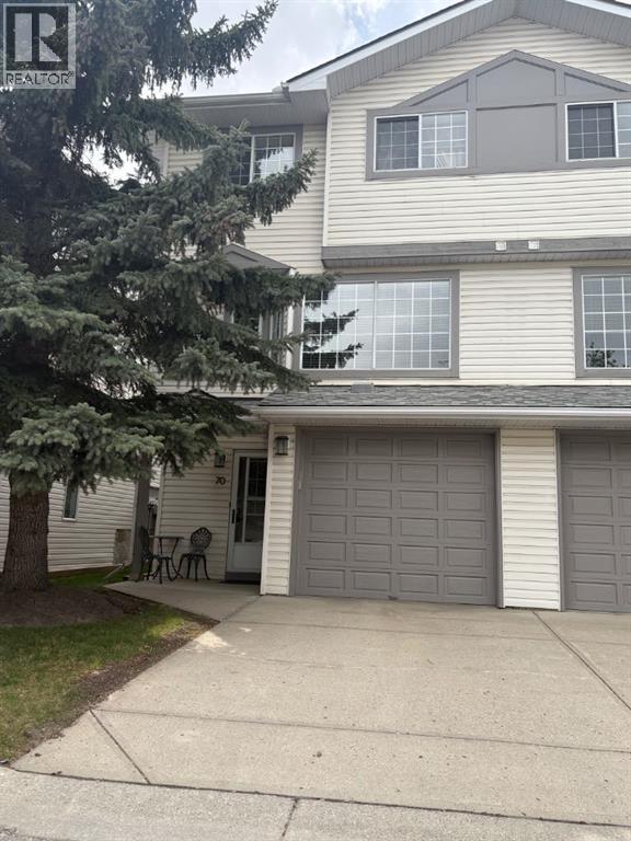 70 Kingsland Villas SW, Calgary, Alberta