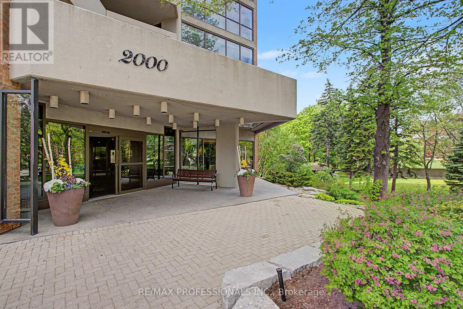 309 - 2000 Islington Avenue, Toronto, Ontario  M9P 3S7 - Photo 3 - W13145824