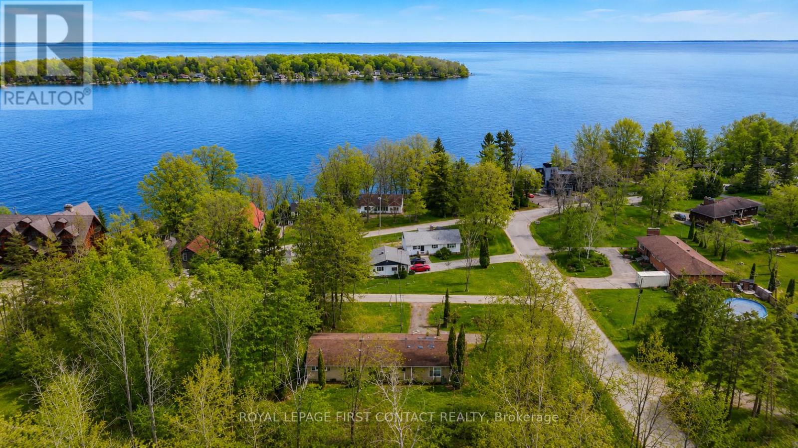 303 Shoreline Drive, Oro-Medonte, Ontario  L0L 1T0 - Photo 4 - S13156422