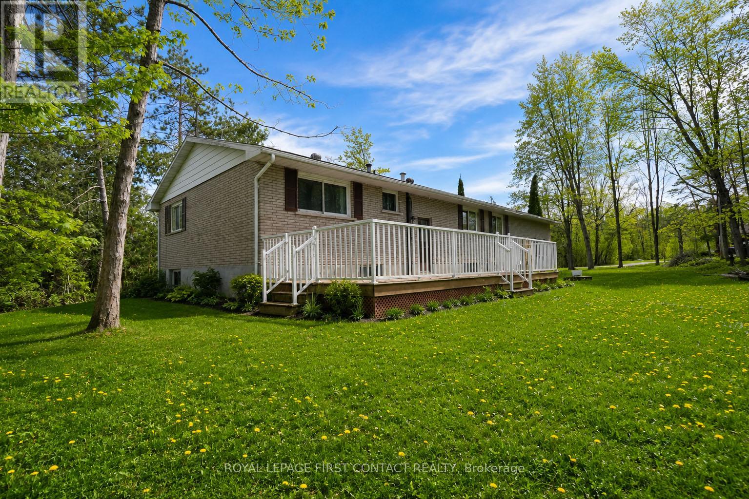 303 Shoreline Drive, Oro-Medonte, Ontario  L0L 1T0 - Photo 7 - S13156422