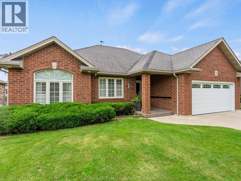 MLS# 26011750: 26 GOLFVIEW, Kingsville, Canada
