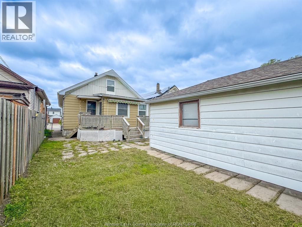 1842 Drouillard, Windsor, Ontario N8W 3X5 - Photo 31 - 26011748