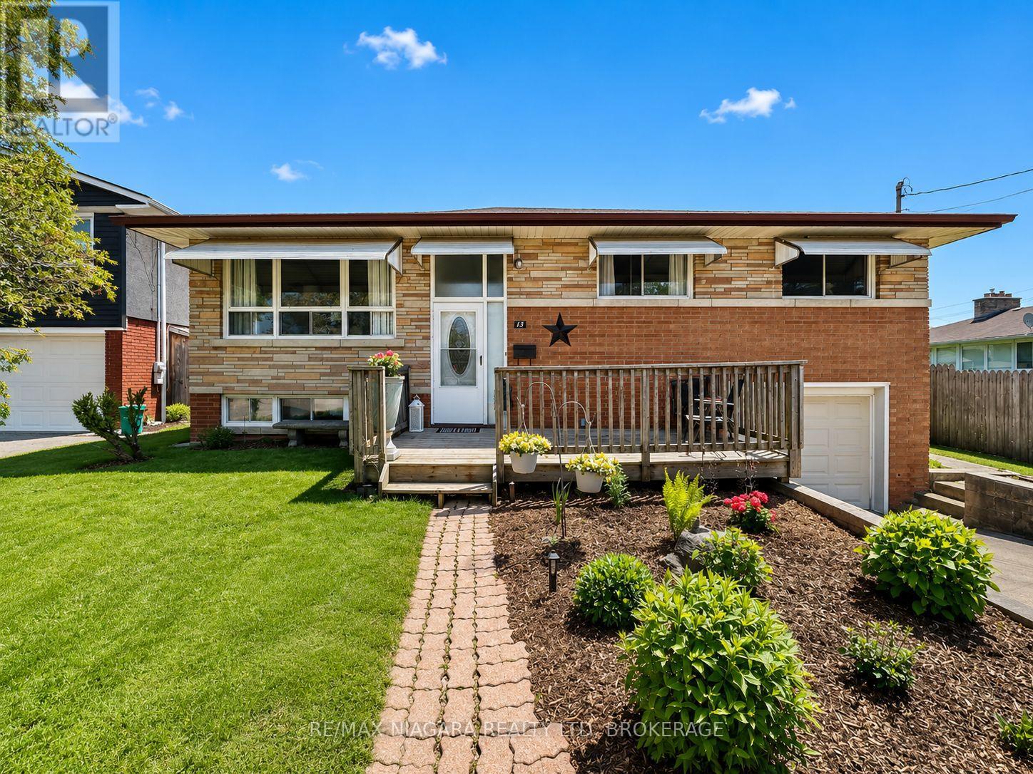 13 Ridgewood Avenue, Port Colborne, Ontario  L3K 5N5 - Photo 2 - X12956262