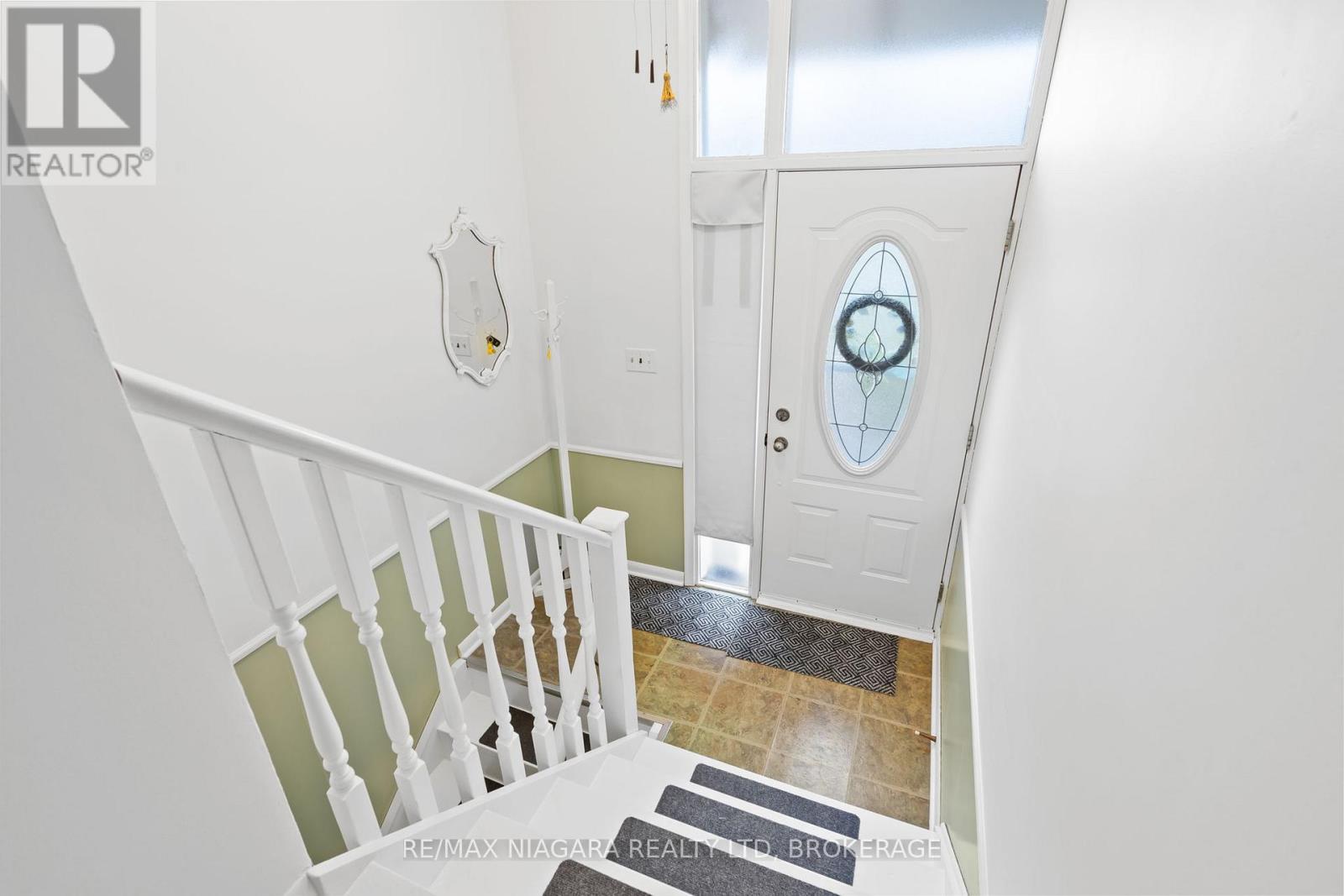 13 Ridgewood Avenue, Port Colborne, Ontario  L3K 5N5 - Photo 5 - X12956262