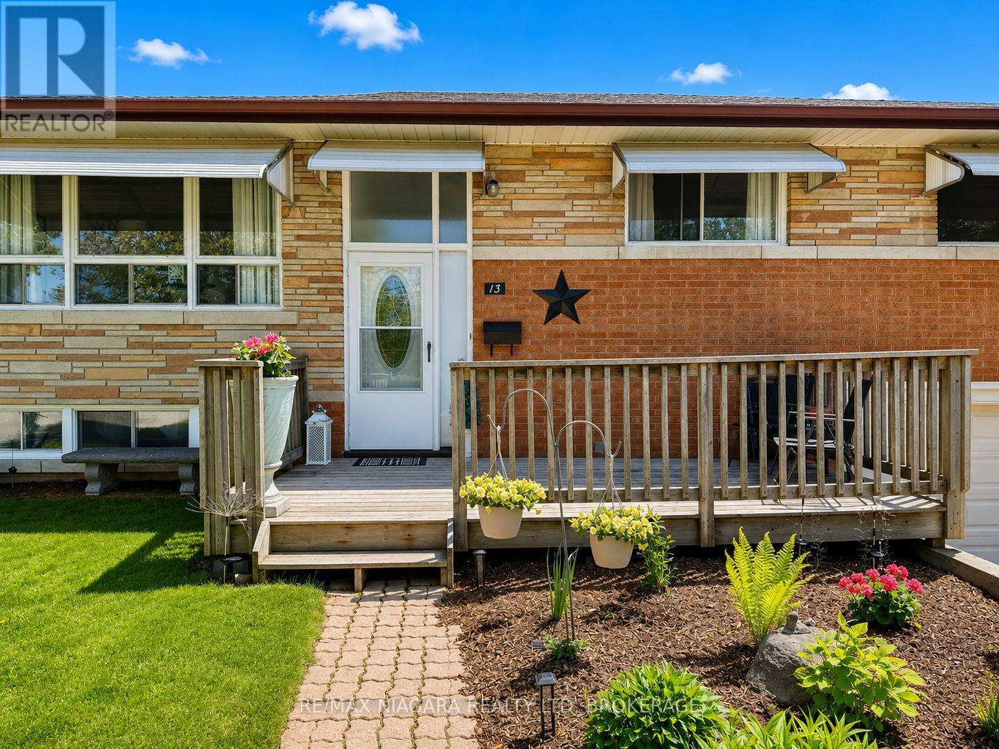 13 Ridgewood Avenue, Port Colborne, Ontario  L3K 5N5 - Photo 4 - X12956262