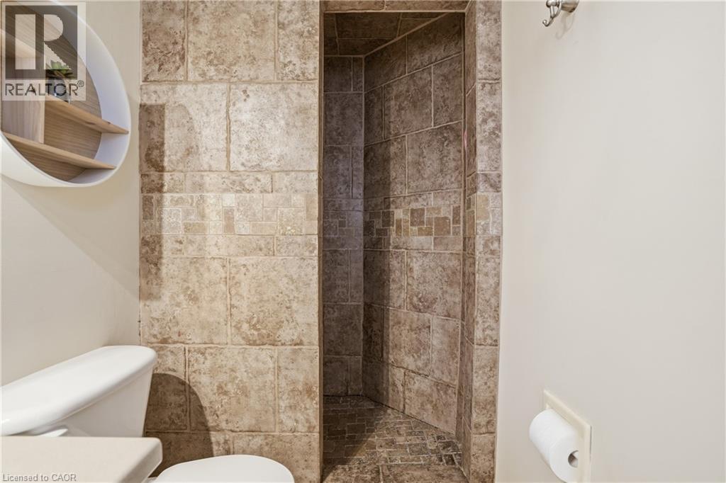 1 Oakmeadow Place, St. Catharines, Ontario  L2N 5X6 - Photo 19 - 40832214