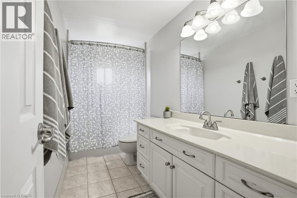 1 Oakmeadow Place, St. Catharines, Ontario  L2N 5X6 - Photo 23 - 40832214