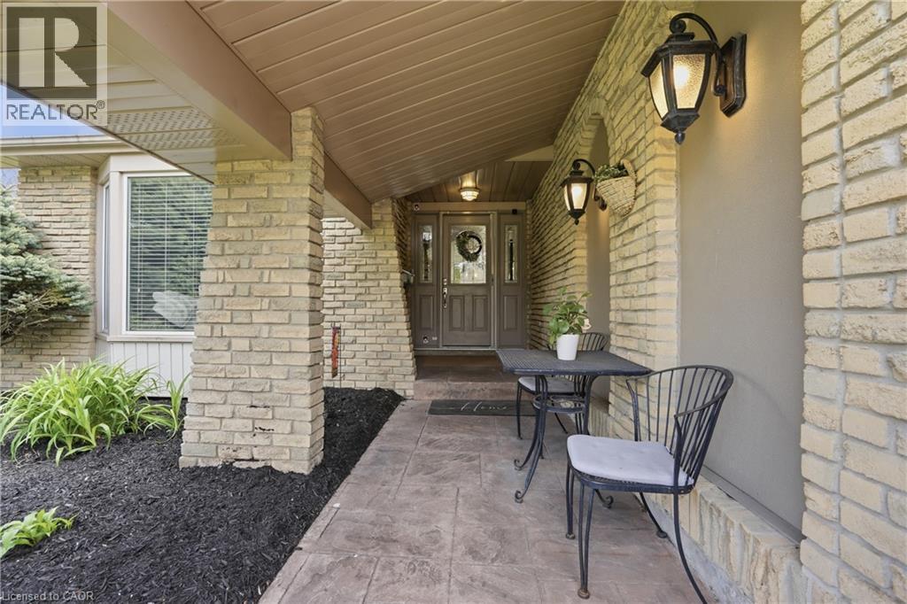 1 Oakmeadow Place, St. Catharines, Ontario  L2N 5X6 - Photo 5 - 40832214