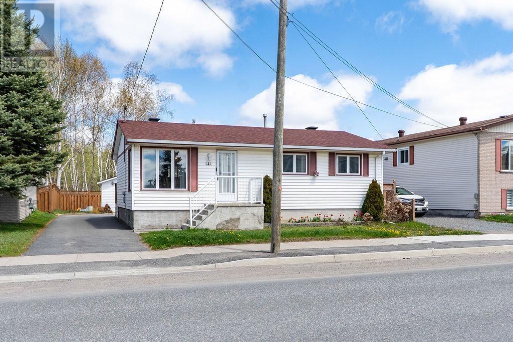141 Main St E, Chelmsford, Ontario  P0M 1L0 - Photo 1 - 2127949