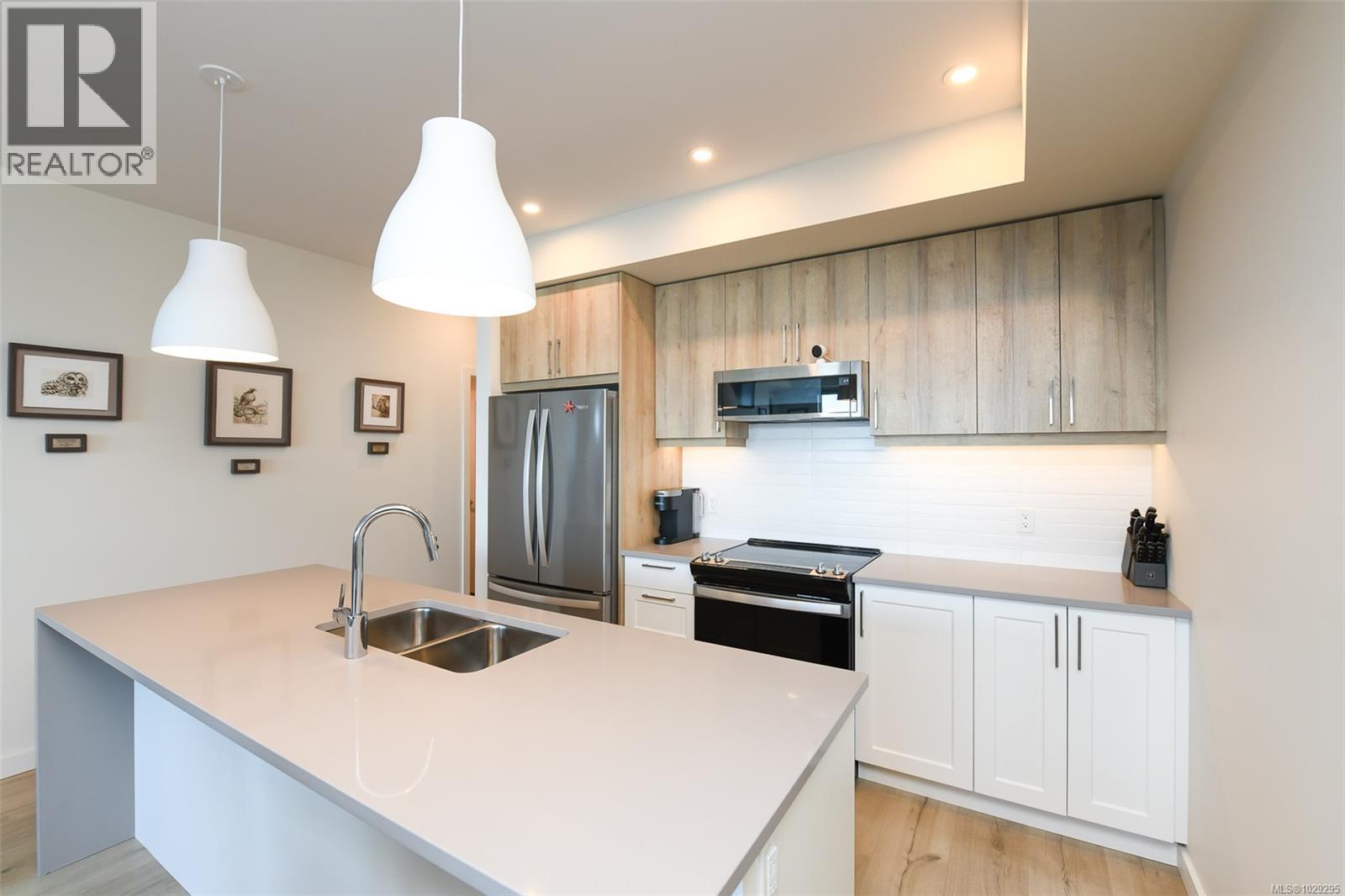302 536 Island Hwy, Campbell River, British Columbia  V9W 1A5 - Photo 8 - 1029295