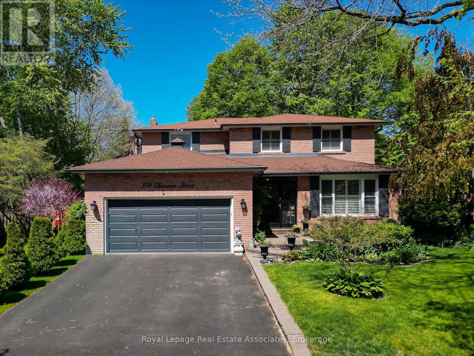 174 CHEVERIE STREET, Oakville, Ontario