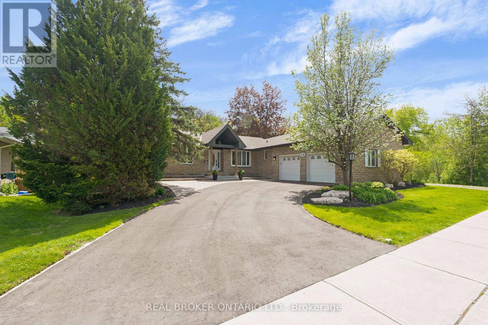 44 HICKMAN STREET, Caledon, Ontario
