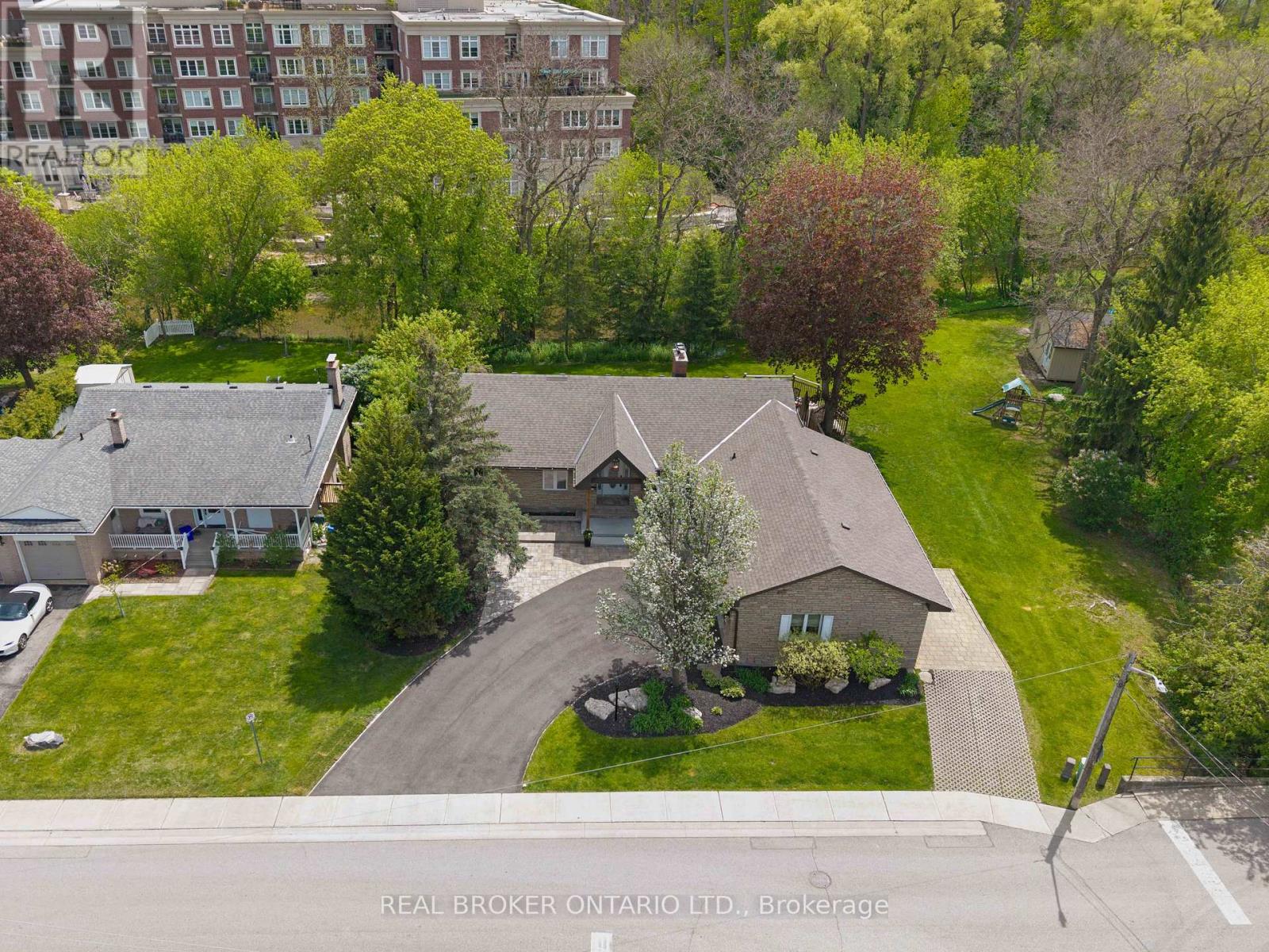 44 Hickman Street, Caledon, Ontario  L7E 2N1 - Photo 2 - W13156442