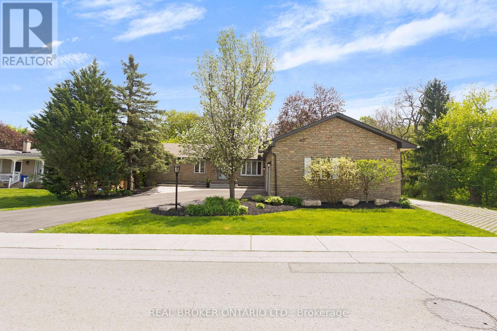 44 Hickman Street, Caledon, Ontario  L7E 2N1 - Photo 3 - W13156442