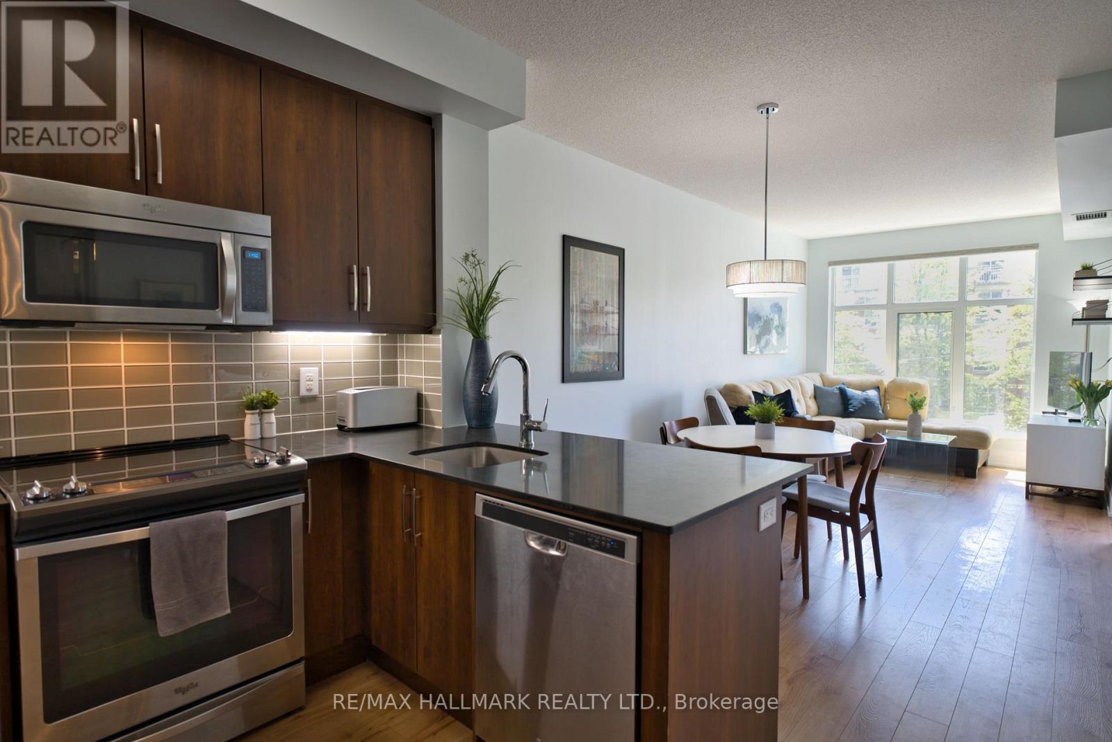 316 - 2 Old Mill Drive, Toronto (High Park-Swansea), Ontario  M6S 0A2 - Photo 4 - W13156454