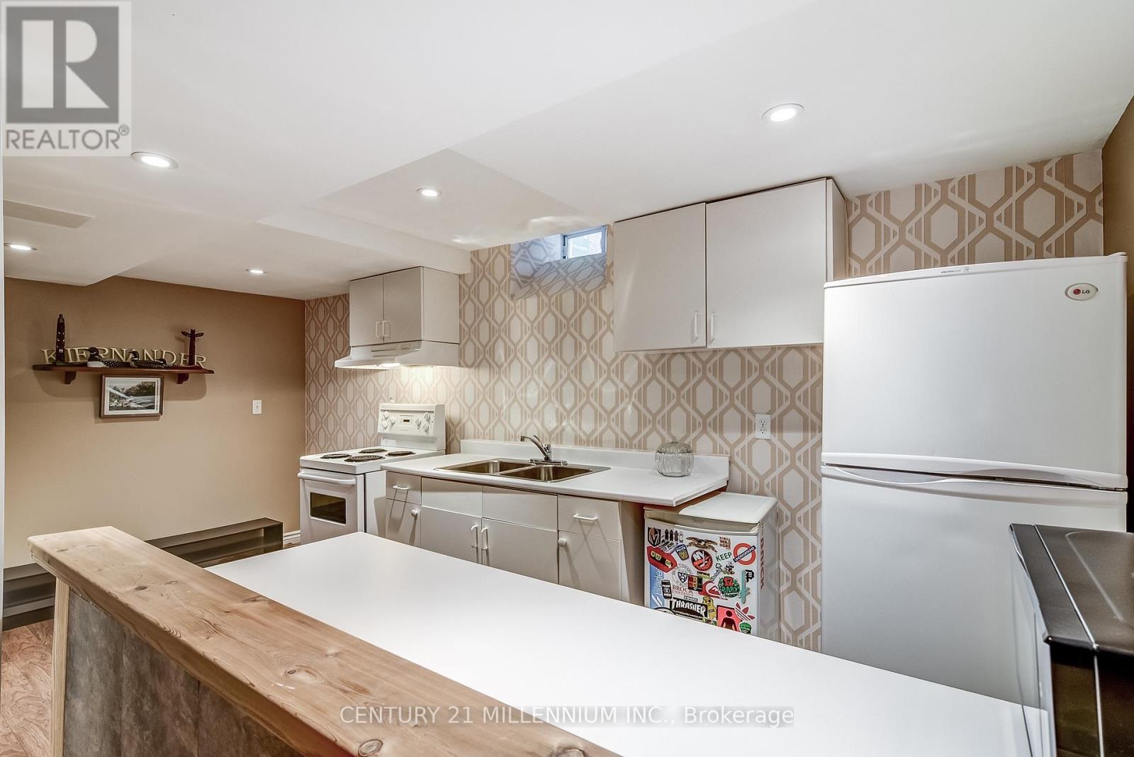 6 Collingwood Avenue, Brampton, Ontario  L7A 2E5 - Photo 31 - W13156496